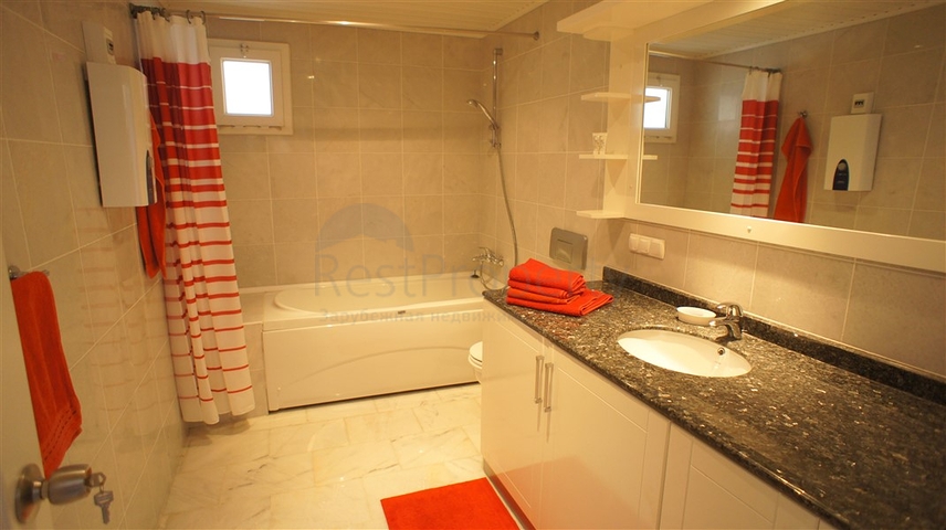 Просторный пентхаус  4+1 с фронтальным видом на море в Тосмуре 