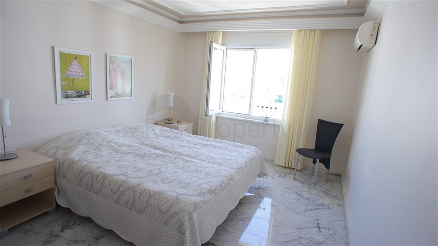 Просторный пентхаус  4+1 с фронтальным видом на море в Тосмуре 