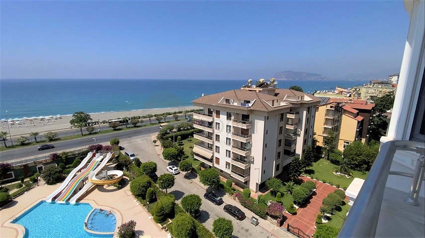 Просторный пентхаус  4+1 с фронтальным видом на море в Тосмуре 