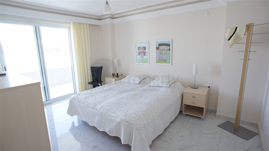 Просторный пентхаус  4+1 с фронтальным видом на море в Тосмуре 