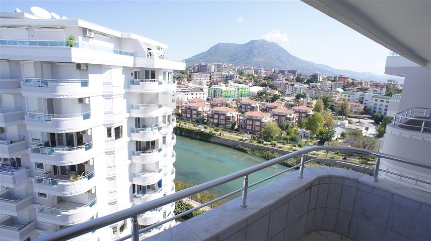 Просторный пентхаус  4+1 с фронтальным видом на море в Тосмуре 