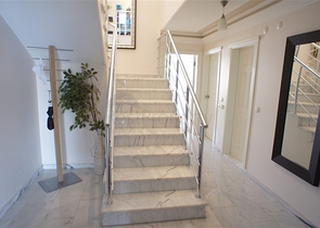 Просторный пентхаус  4+1 с фронтальным видом на море в Тосмуре 