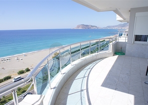 Просторный пентхаус  4+1 с фронтальным видом на море в Тосмуре 