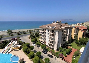 Просторный пентхаус  4+1 с фронтальным видом на море в Тосмуре 