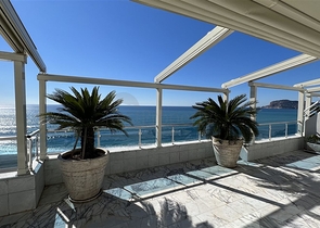 Просторный пентхаус  4+1 с фронтальным видом на море в Тосмуре 