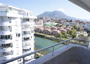 Просторный пентхаус  4+1 с фронтальным видом на море в Тосмуре 