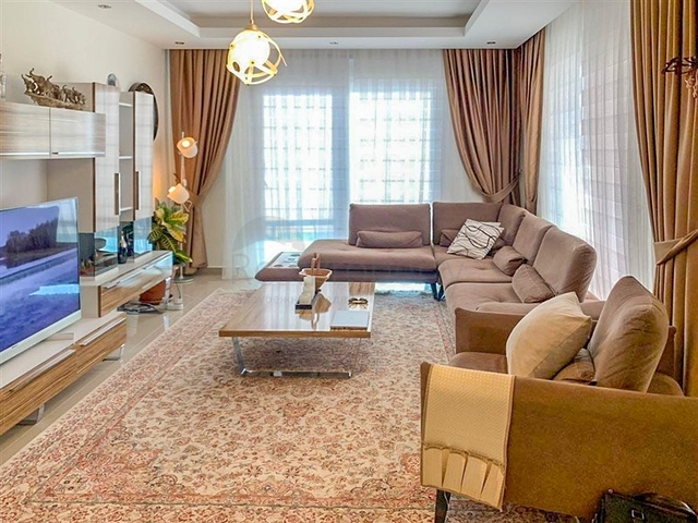 Просторный дуплекс с выходом в сад в районе Каргыджак