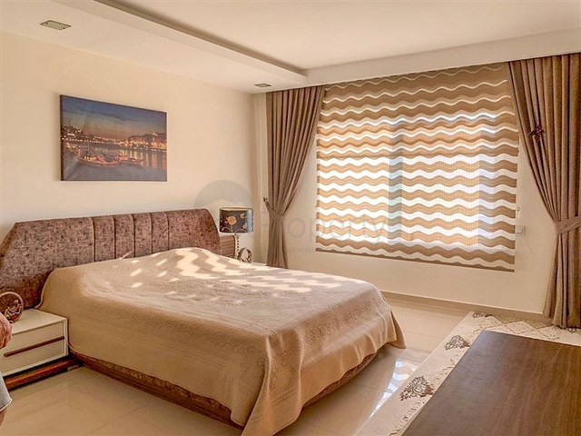 Просторный дуплекс с выходом в сад в районе Каргыджак