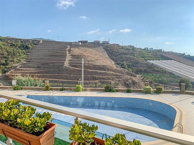 Просторный дуплекс с выходом в сад в районе Каргыджак