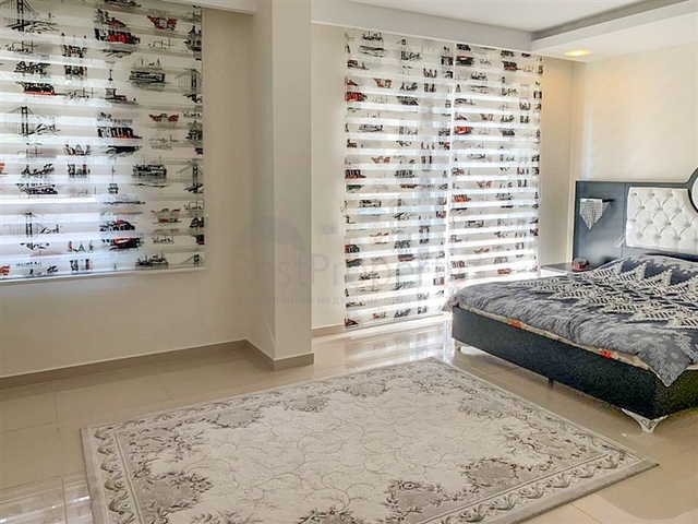 Просторный дуплекс с выходом в сад в районе Каргыджак