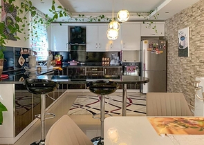 Просторный дуплекс с выходом в сад в районе Каргыджак