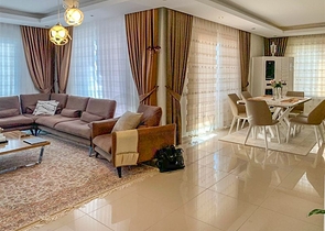 Просторный дуплекс с выходом в сад в районе Каргыджак