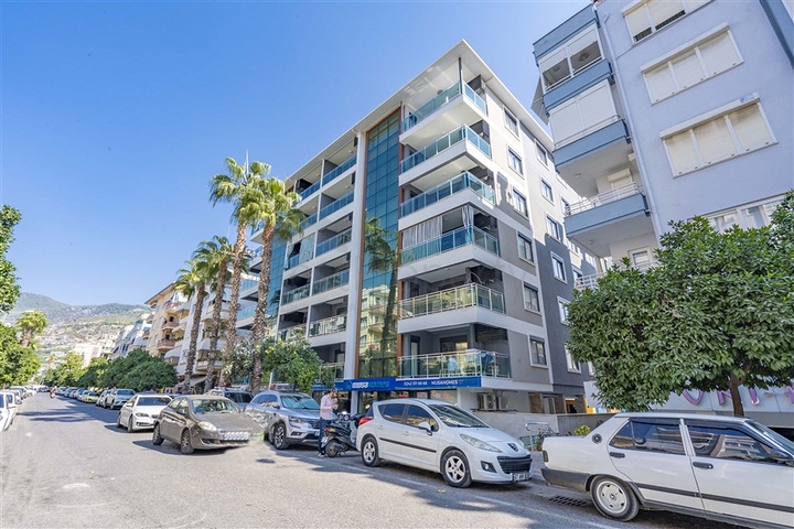 Меблированная трехкомнатная квартира в центре Аланьи