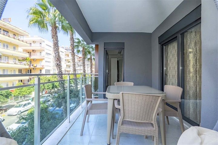 Меблированная трехкомнатная квартира в центре Аланьи