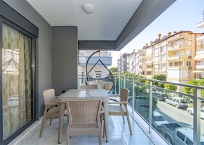 Меблированная трехкомнатная квартира в центре Аланьи