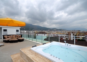 Меблированная трехкомнатная квартира в центре Аланьи