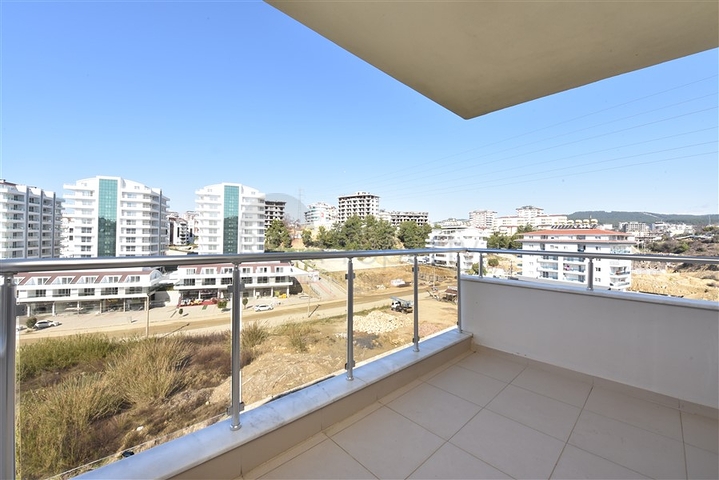 Трехкомнатные апартаменты в комплексе в районе Авсаллар