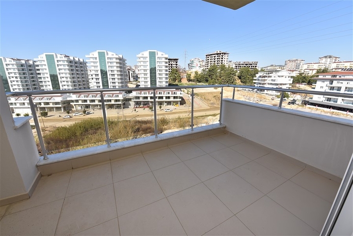 Трехкомнатные апартаменты в комплексе в районе Авсаллар