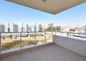 Трехкомнатные апартаменты в комплексе в районе Авсаллар