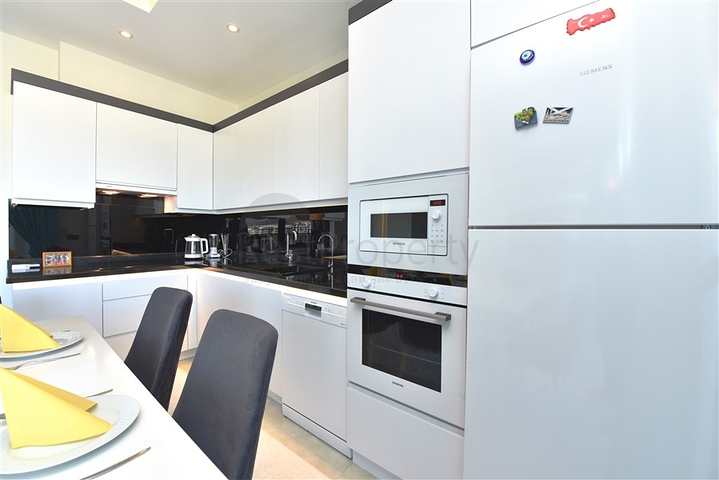 Пентхаус планировкой 2+1 на первой береговой линии в районе Махмутлар