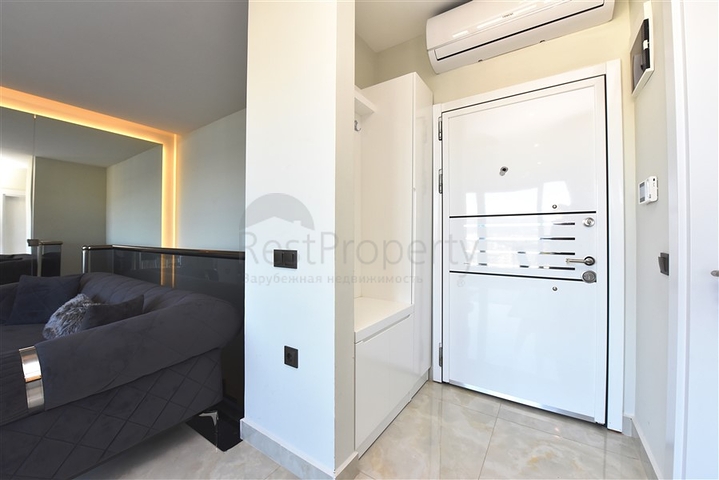 Пентхаус планировкой 2+1 на первой береговой линии в районе Махмутлар