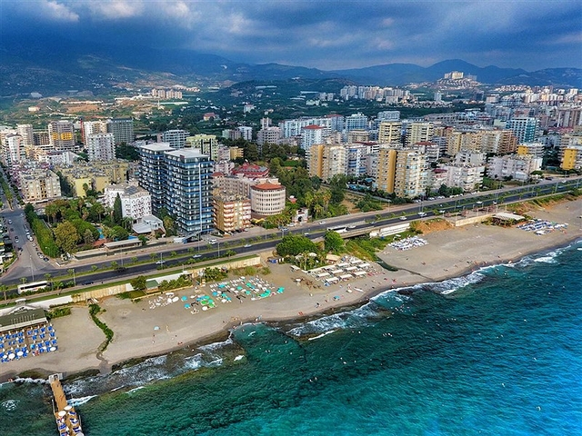 Пентхаус планировкой 2+1 на первой береговой линии в районе Махмутлар