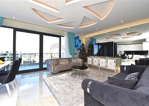 Пентхаус планировкой 2+1 на первой береговой линии в районе Махмутлар