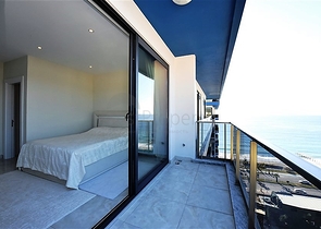 Пентхаус планировкой 2+1 на первой береговой линии в районе Махмутлар