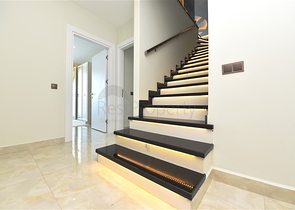 Пентхаус планировкой 2+1 на первой береговой линии в районе Махмутлар