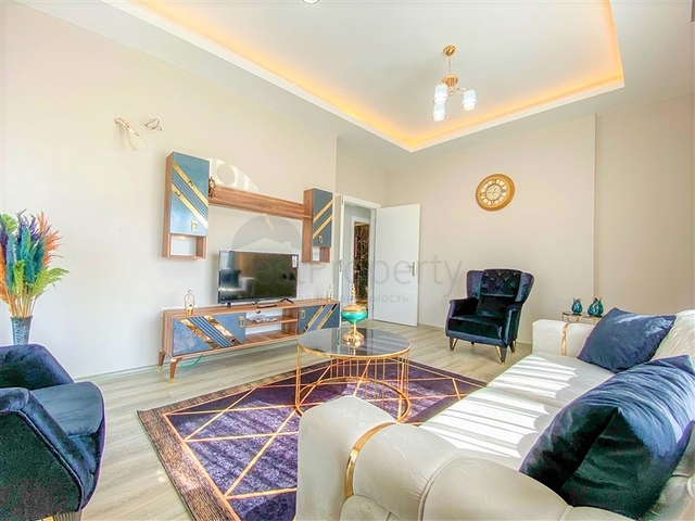 Трехкомнатная квартира с отдельной кухней в Демирташе