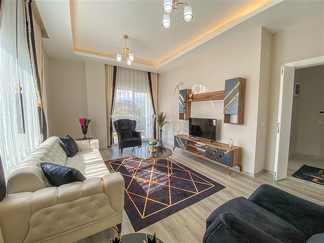 Трехкомнатная квартира с отдельной кухней в Демирташе