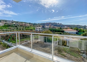 Трехкомнатная квартира с отдельной кухней в Демирташе