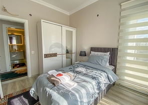 Трехкомнатная квартира с отдельной кухней в Демирташе