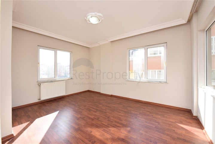 Просторная четырехкомнатная квартира в центре Алании