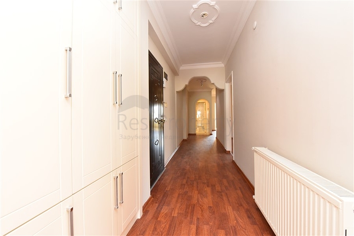 Просторная четырехкомнатная квартира в центре Алании