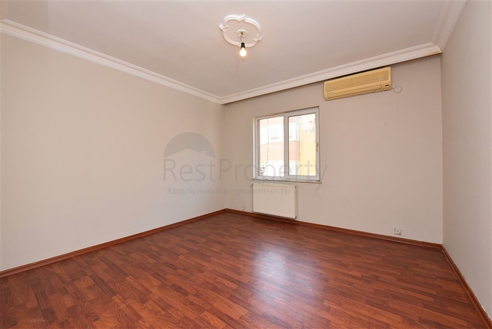 Просторная четырехкомнатная квартира в центре Алании