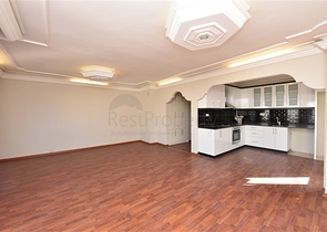 Просторная четырехкомнатная квартира в центре Алании