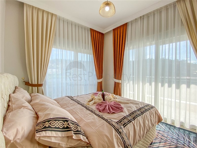 Трехкомнатная меблированная квартира в новом комплексе Демирташа