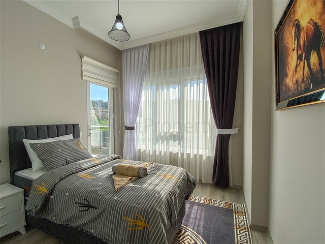 Трехкомнатная меблированная квартира в новом комплексе Демирташа