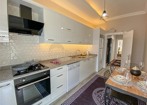 Трехкомнатная меблированная квартира в новом комплексе Демирташа