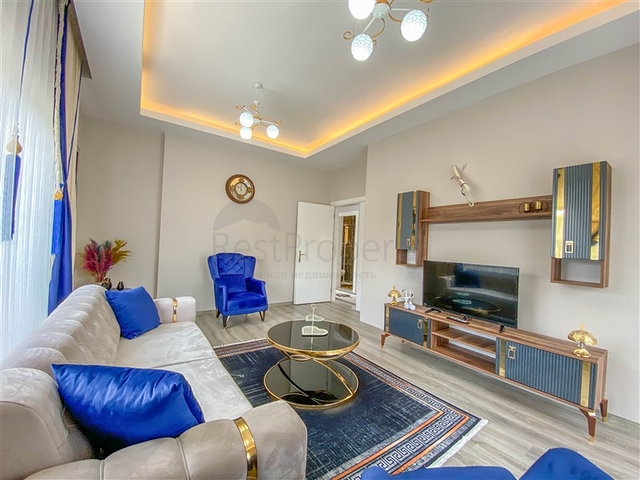 Трехкомнатная квартира с отдельной кухней в Демирташе