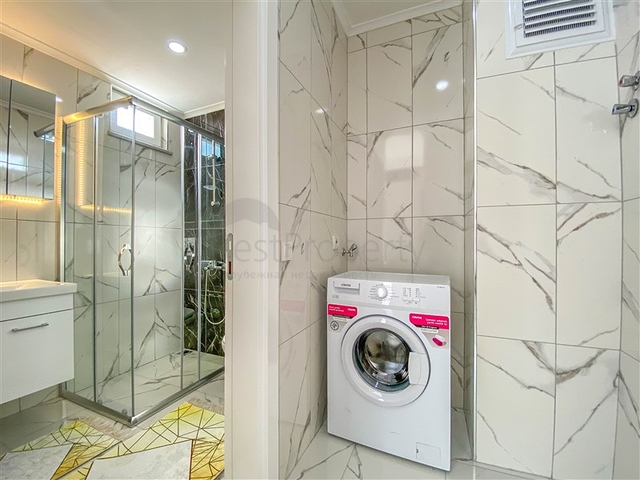 Трехкомнатная квартира с отдельной кухней в Демирташе