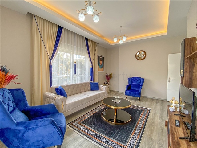 Трехкомнатная квартира с отдельной кухней в Демирташе