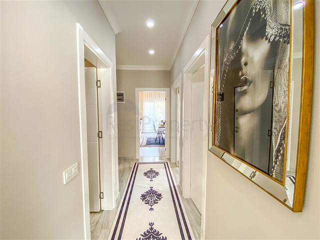 Трехкомнатная квартира с отдельной кухней в Демирташе