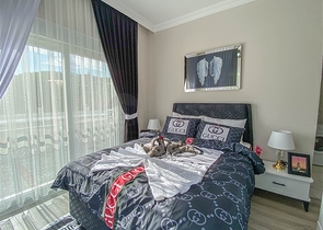 Трехкомнатная квартира с отдельной кухней в Демирташе