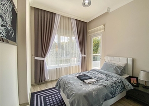 Трехкомнатная квартира с отдельной кухней в Демирташе