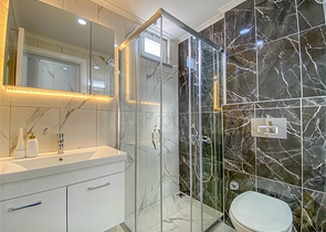 Трехкомнатная квартира с отдельной кухней в Демирташе