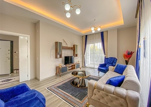 Трехкомнатная квартира с отдельной кухней в Демирташе