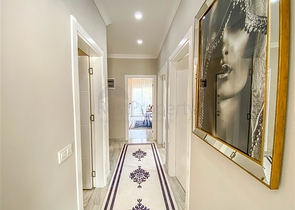 Трехкомнатная квартира с отдельной кухней в Демирташе