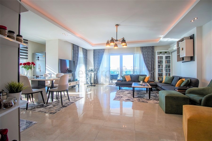 Четырехкомнатные апартаменты в комплексе премиум класса